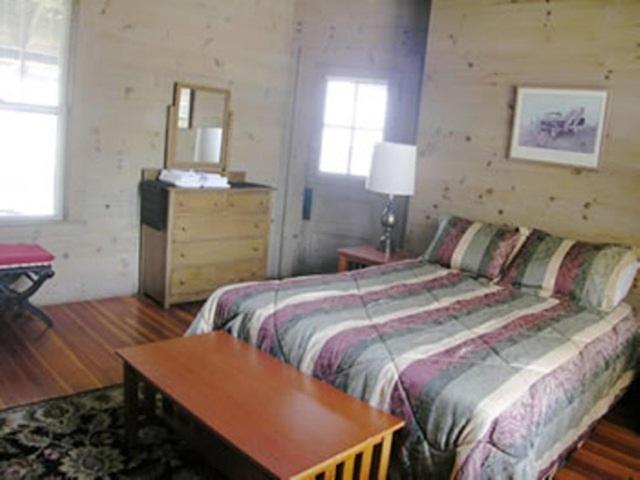 Oliver Lodge Meredith Exterior foto